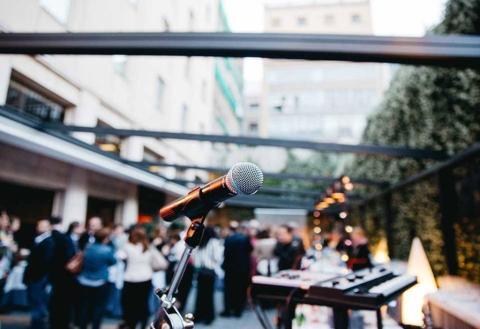 Vuelve la música en directo en la terraza de El Café del Gallery