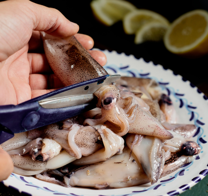 ¿Cómo limpiar los calamares? Sacar la tinta, limpiar cananas...