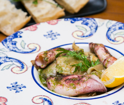 Goza de una auténtica cena vasca en Txapeldun