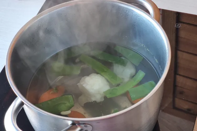 Menestra de verduras con crema de espinacas de Virrey