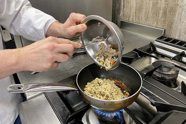 Arroz meloso de gamba rosada con mahonesa de azafrán