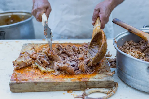 Cómo se preparan los tacos de birria