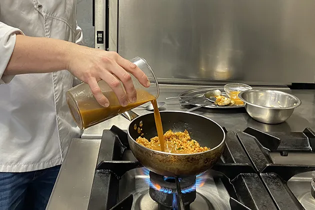 Arroz meloso de gamba rosada con mahonesa de azafrán