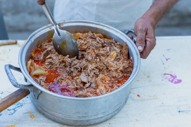 Cómo se preparan los tacos de birria