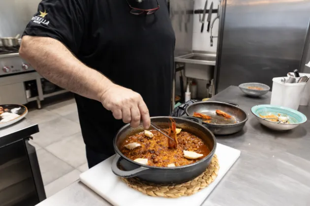 Arroz de romesco con gamba de Tarragona y chipirones de Cambrils 