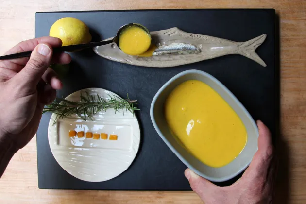 Boquerón marinado en cítricos con ajoblanco de mango