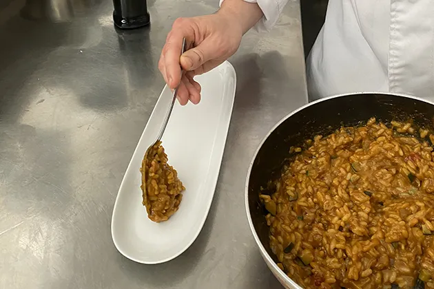 Arroz meloso de gamba rosada con mahonesa de azafrán