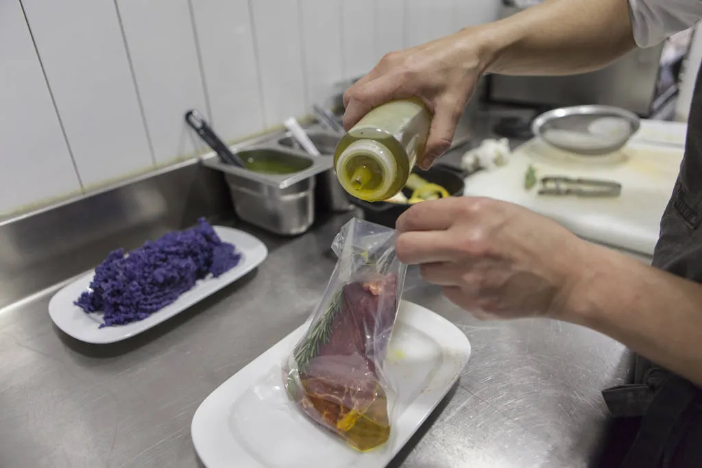 Entrecot de Bruneta del Pirineo con patata violeta alimonada