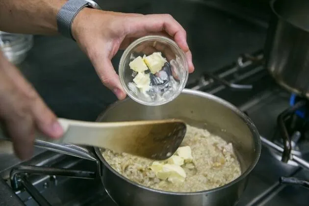 Arroz cremoso de boletus con jamón de pato