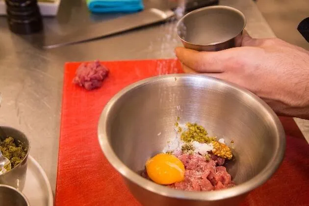 Steak tartar de solomillo de cerdo ibérico 