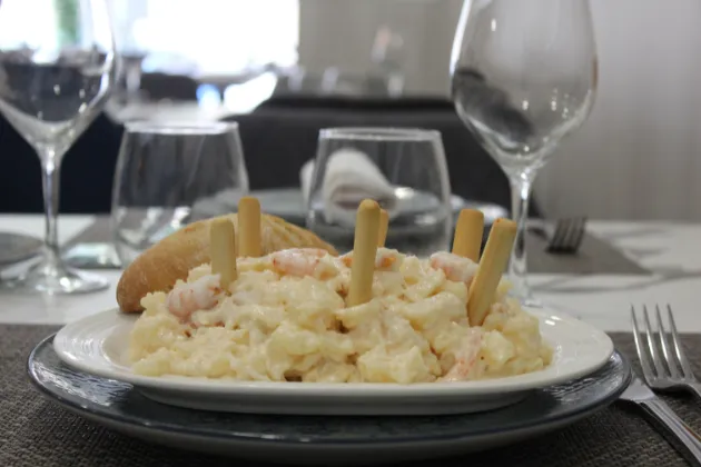 Ensaladilla de gambas de Motril de Puesto 43 