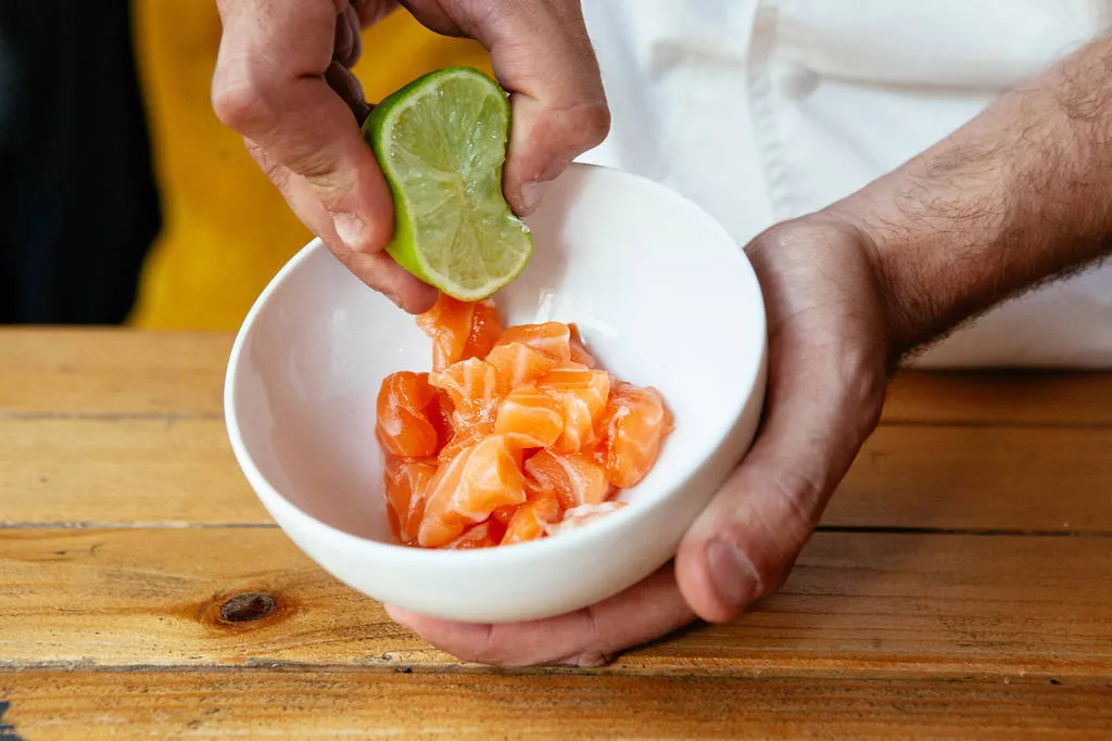 Ceviche de salmón thai