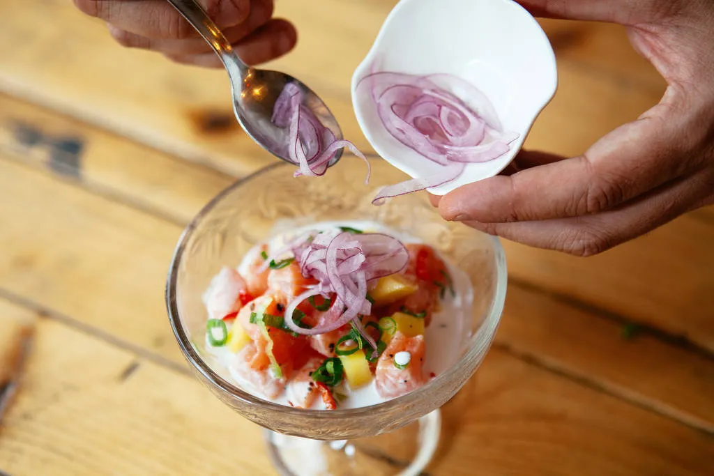 Ceviche de salmón thai