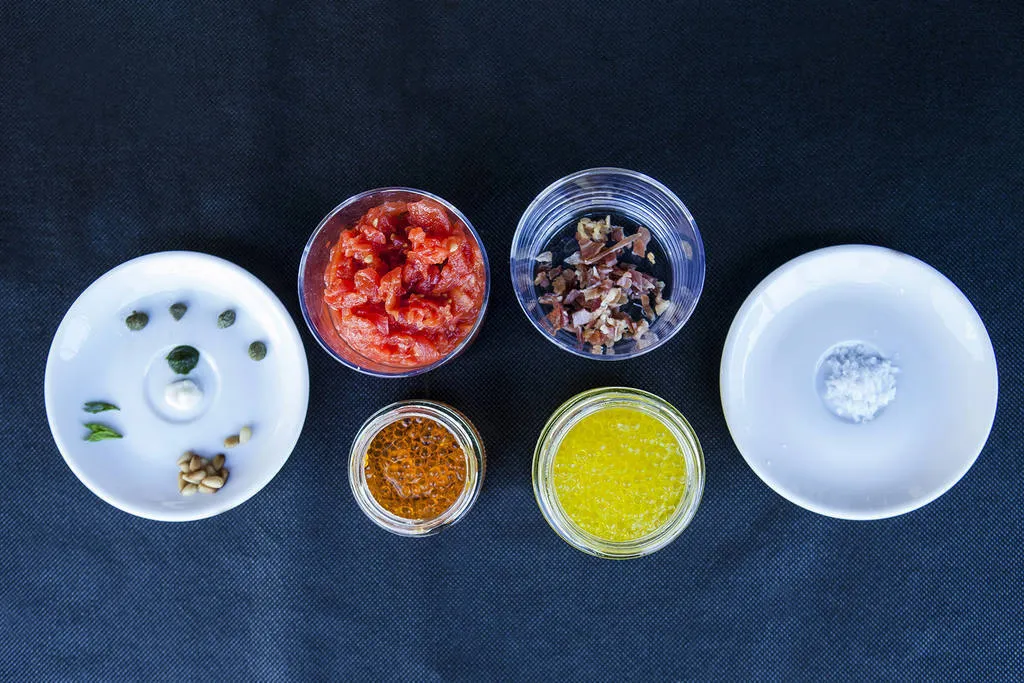 Tartar de tomate ahumado con queso Idiazabal y menta