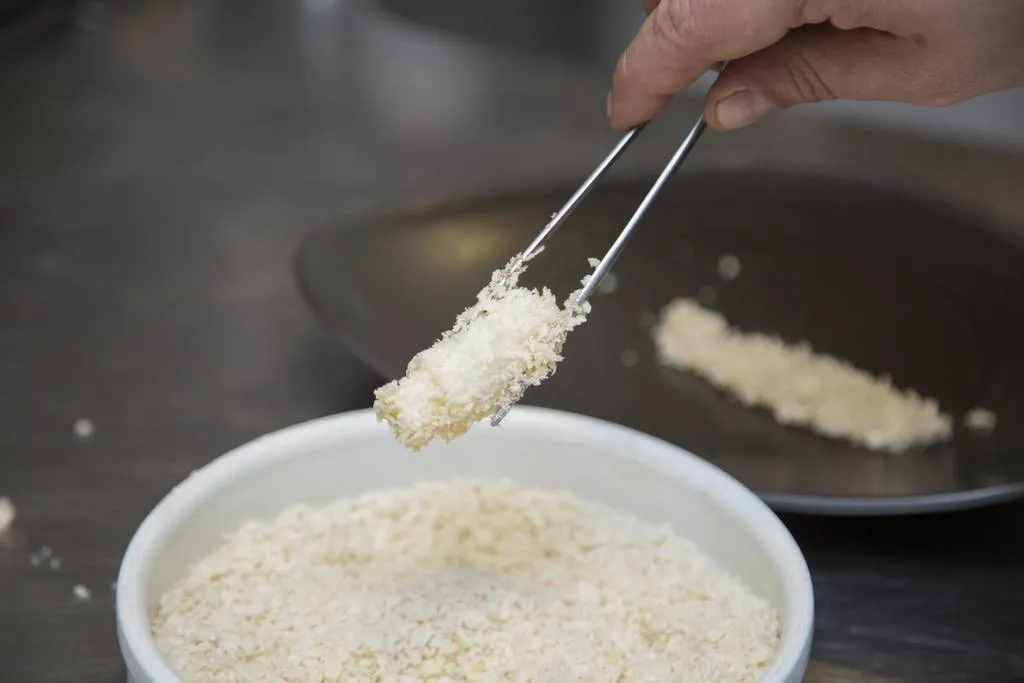 Galera, calçot rebozado con panko y mayonesa de wasabi