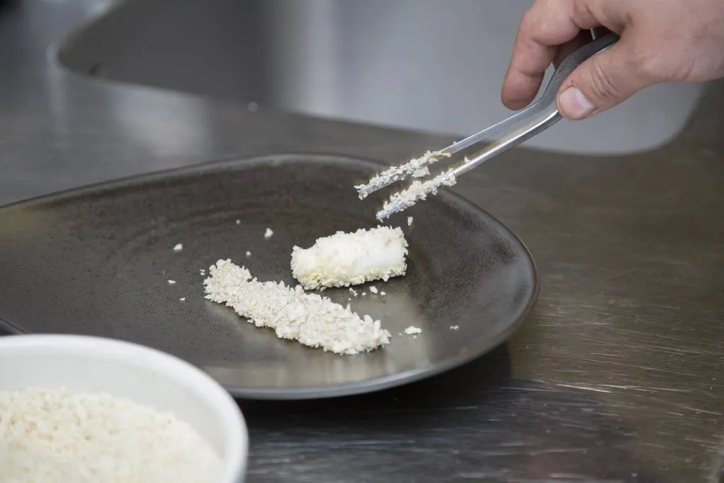 Galera, calçot rebozado con panko y mayonesa de wasabi