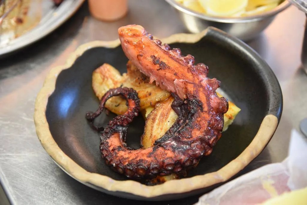 Pulpo con papada y patata macaria