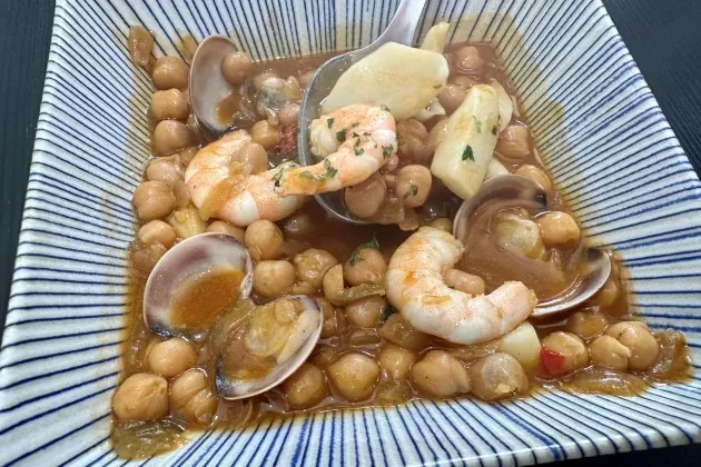 Garbanzos a la marinera de La Farsa