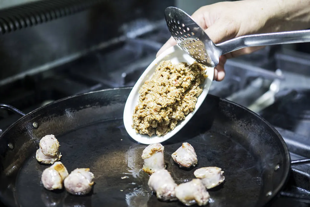 Arroz con butifarra de Calaf y espárragos trigueros