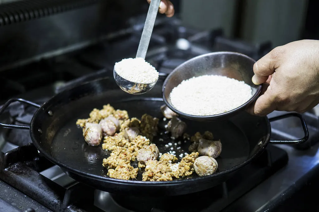 Arroz con butifarra de Calaf y espárragos trigueros