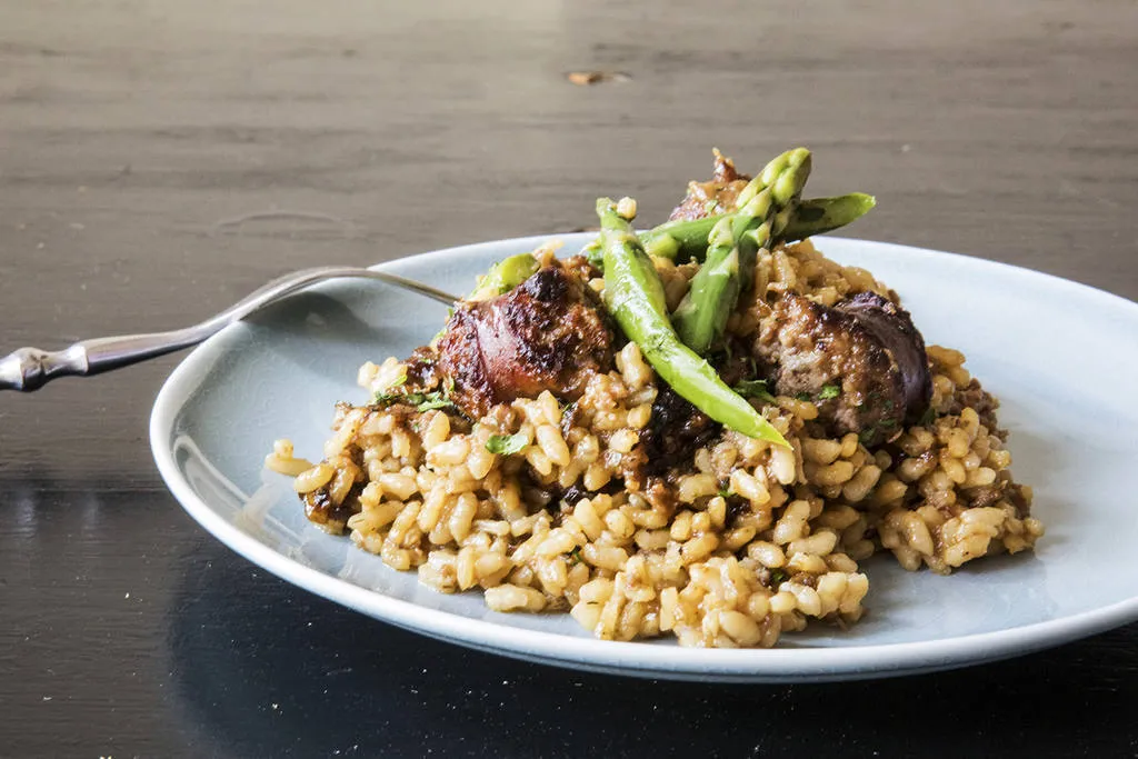 Arroz con butifarra de Calaf y espárragos trigueros