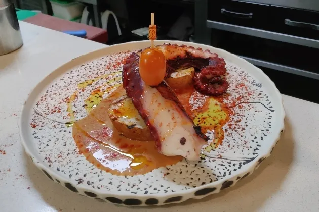 Pulpo braseado con parmentier de patata