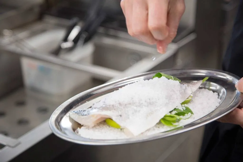 Dorada a la sal con cítricos