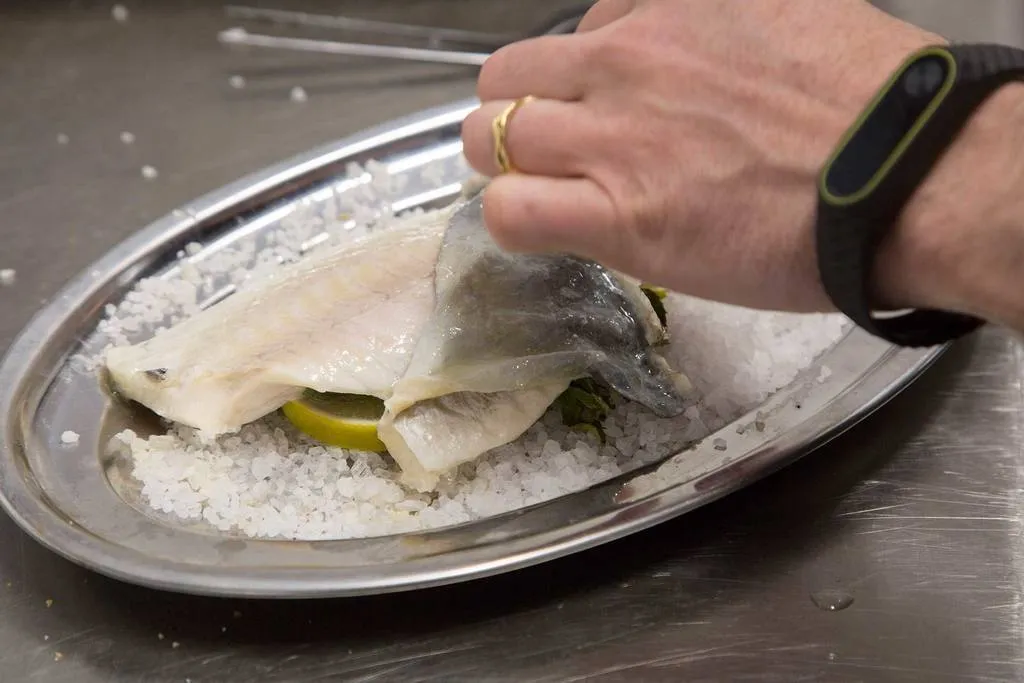 Dorada a la sal con cítricos