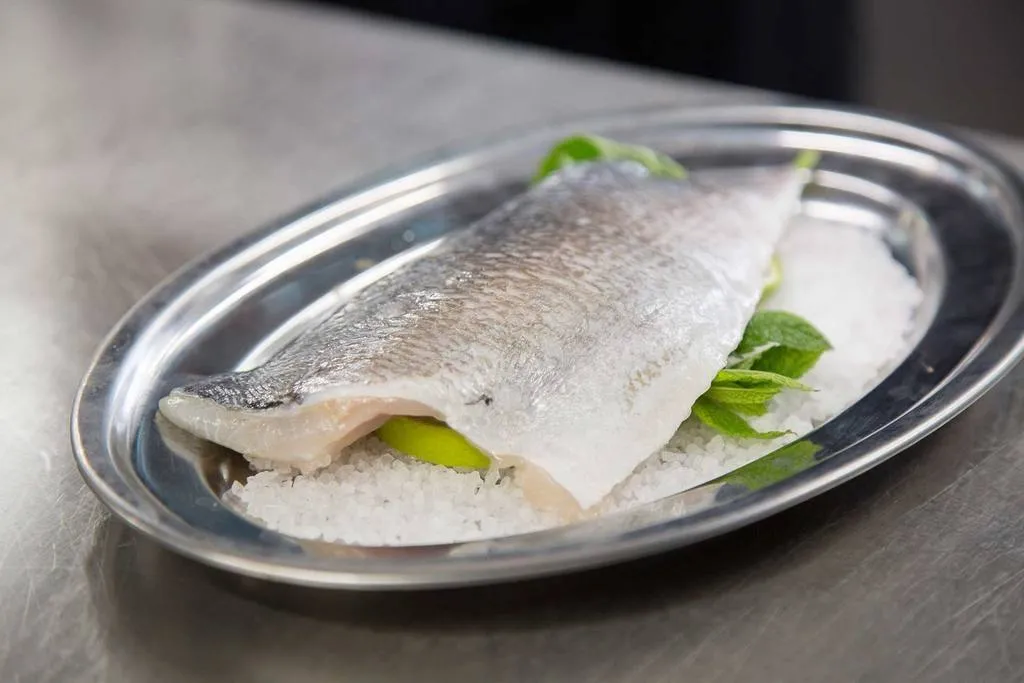 Dorada a la sal con cítricos