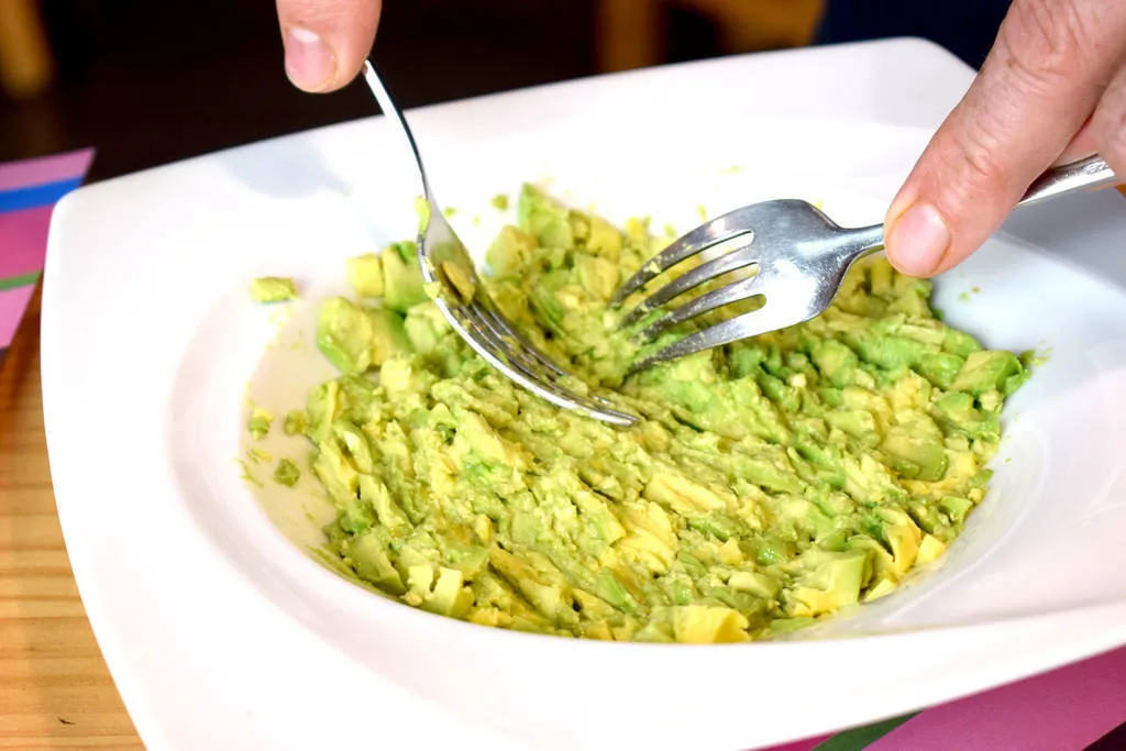 Guacamole artesanal con totopos