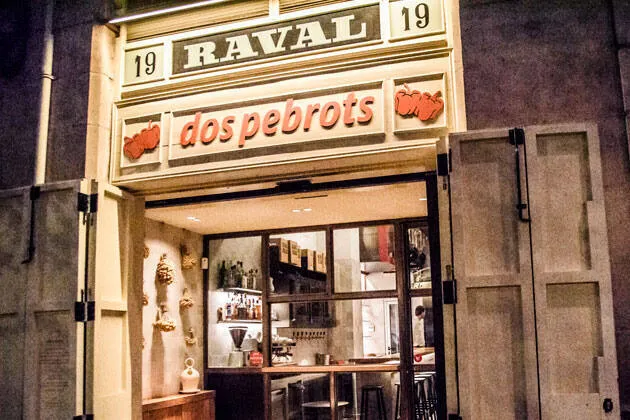 Dos pebrots: guisos con historia en el corazón del Raval