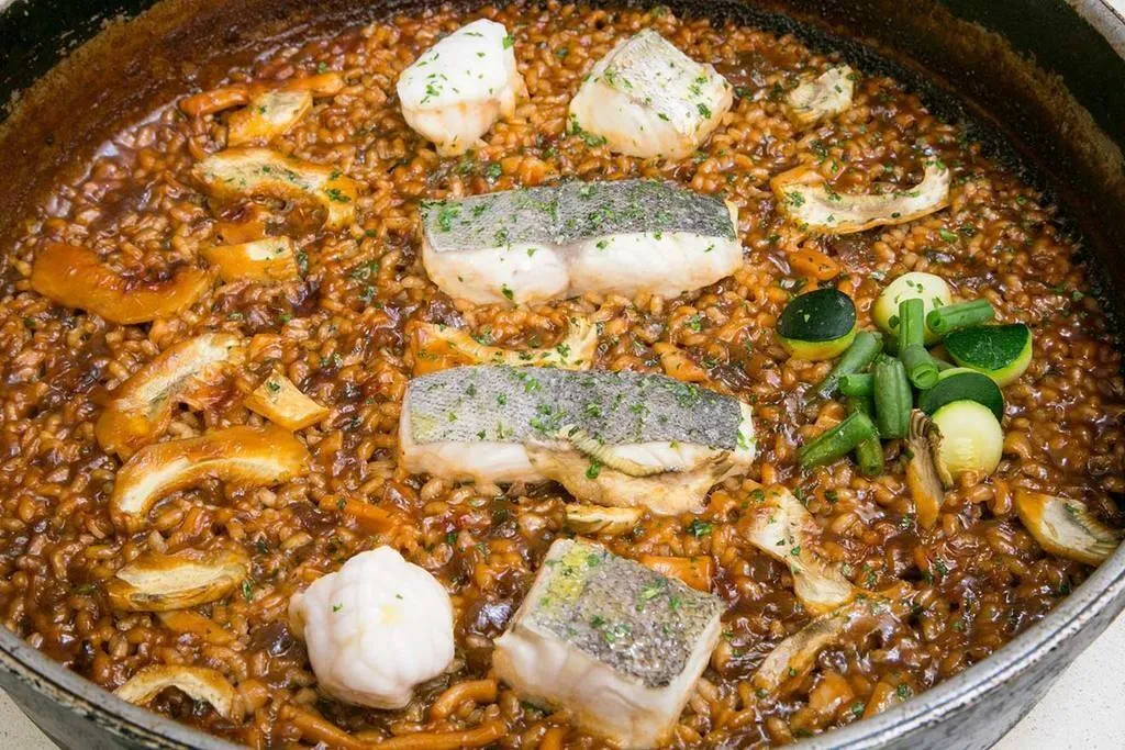 Arroz de señorito con pescado de lonja al minuto