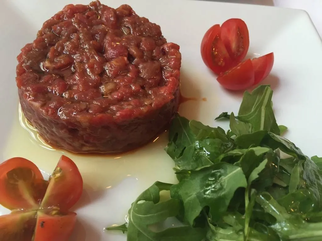 Merci. Steak tartar