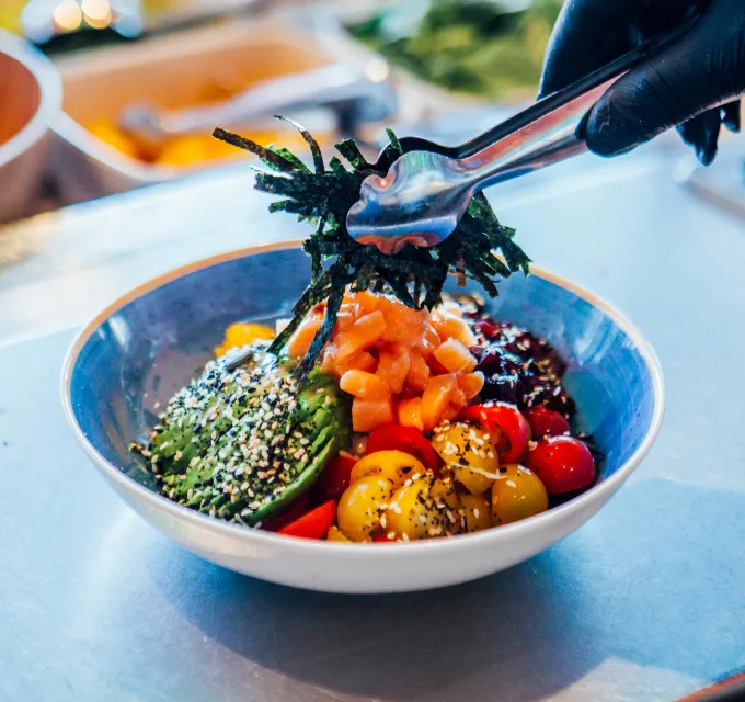 Poké de salmón del restaurante Oassis