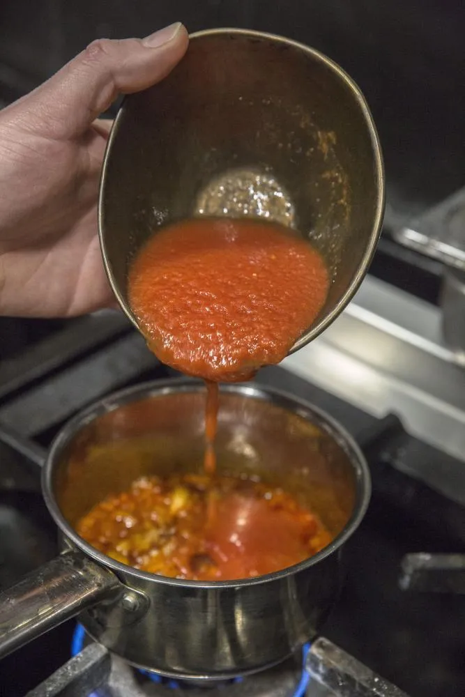 Rodaballo con callos y torreznos