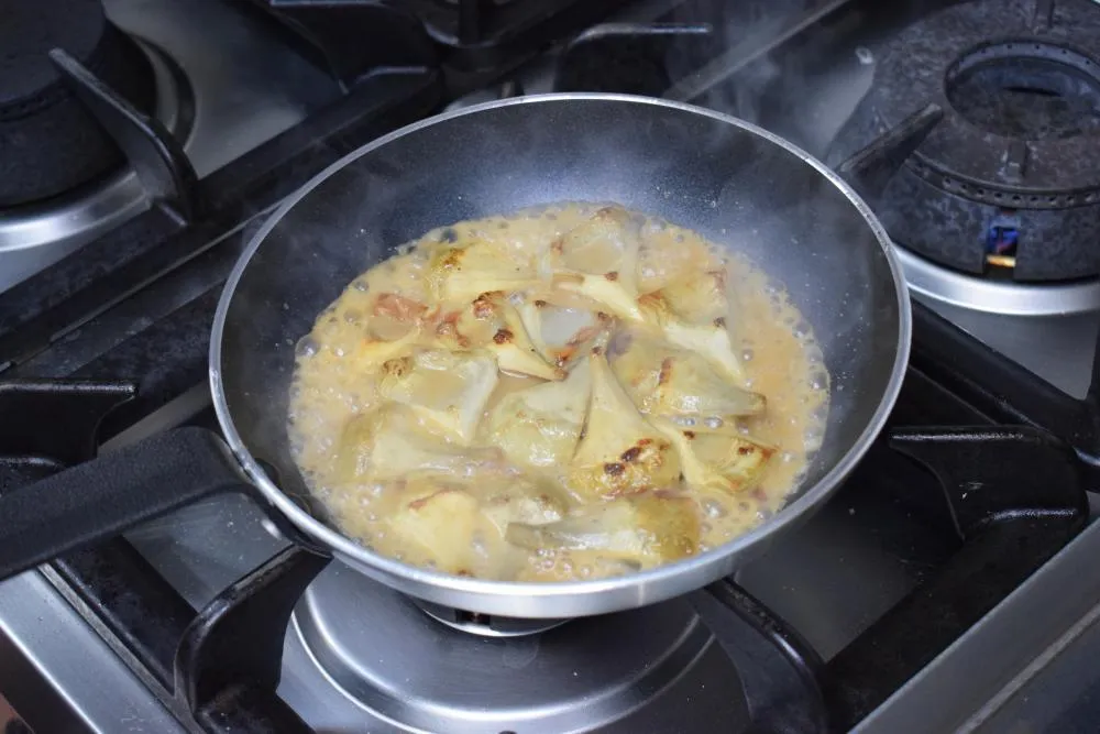 Alcachofas a la carbonara de El Alimentario