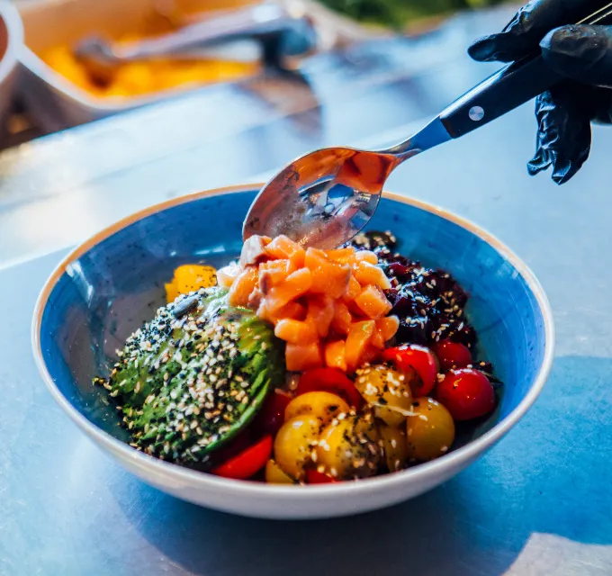 Poké de salmón del restaurante Oassis