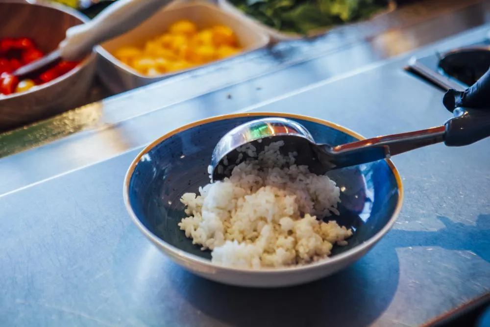 Poké de salmón del restaurante Oassis