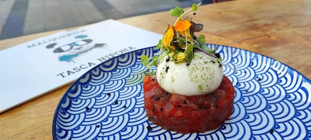 Tartar de atún rojo con burrata