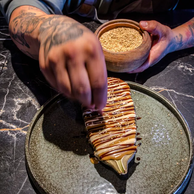 Berenjena asada al Kamado con miso