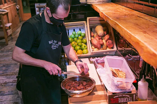 Sopars a 4 mans: descubriendo la riqueza gastronómica de Osona 