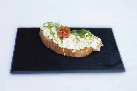 Pincho de ensalada de atún