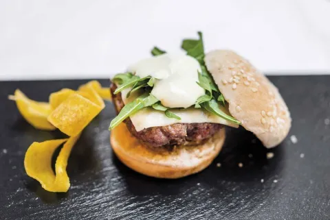 Mini burger de cebolla caramelizada