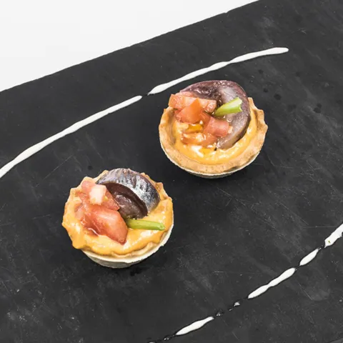 Mini tartaletas de porra con sardina ahumada