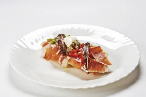 Montadito de jamón ibérico