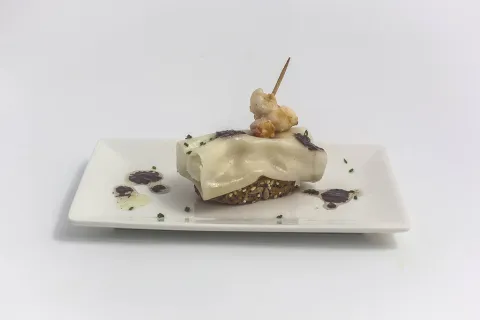 Mini canelón de brandada de bacalao