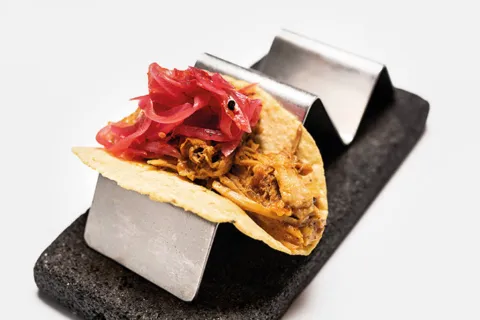 Taco Cochinita Pibil + cerveza Malquerida