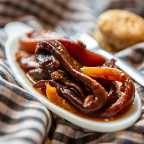 Calamar con sobrasada, cebolla y un toque de miel