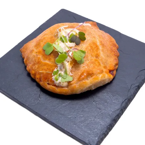 Empanada Criolla estilo Uruguay rellena de carne de vacuno