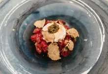 Tartar de atún rojo balfegó con crema de cacahuete y yuzu